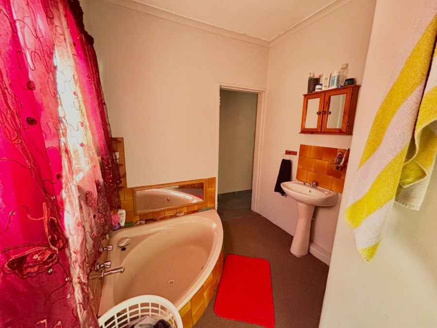 3 Bedroom Property for Sale in Geelhoutpark North West